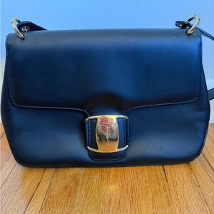 Salvatore Ferragamo Vara Leather Should Bag In Black Made In Italy